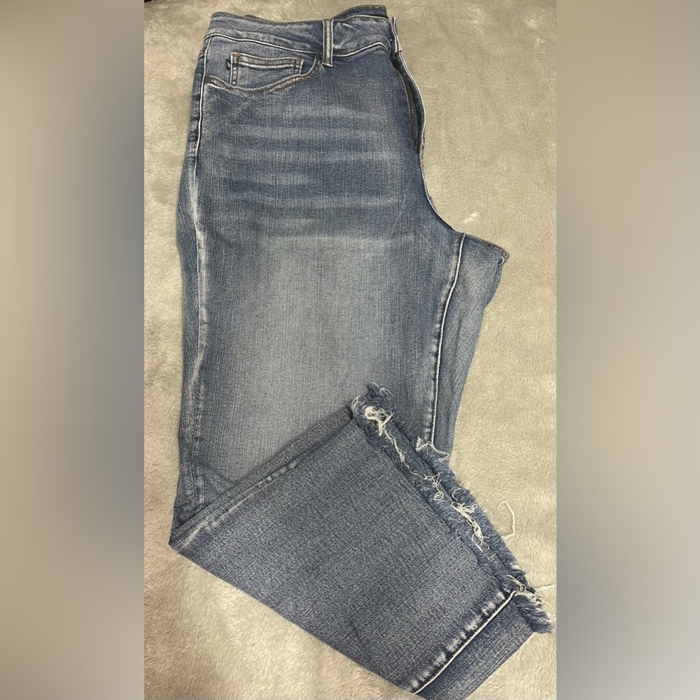 Women’s Judy Blue wide leg cropped blue jeans, no distressing size 18W